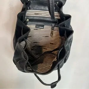 Crabtree leather Medium Backpack Drawstring Closure