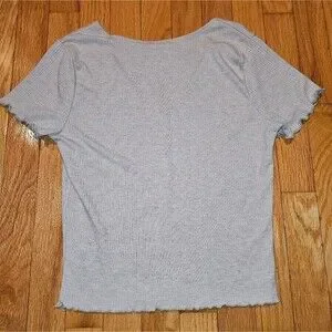 Cropped Short Sleeve Shirt Size Small Ribbed. Cream