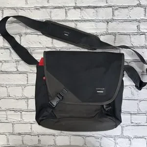 Crumpler The Skivvy Small Laptop Crossbody Messenger Bag Black Red Interior