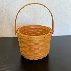 Cute LONGABERGER BaskettâHandwoven in Dresden Ohio USA Signed SWZ 2000