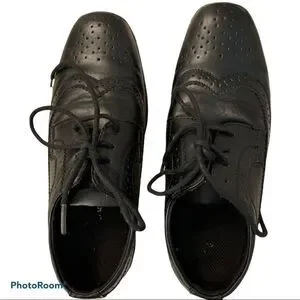 Deer Stags Ace wing tip shoe 3 1/2 big kids