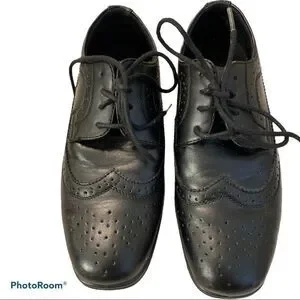 Deer Stags Ace wing tip shoe 3 1/2 big kids