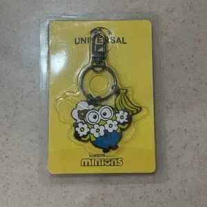 Despicable Me Minions Keychain Universal Studios Metal Banana Floral Ring NEW