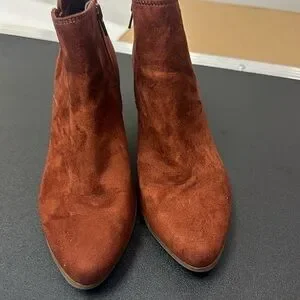 Dexflex comfort booties size 8.5 m Dexflex comfort booties size 8.5 m