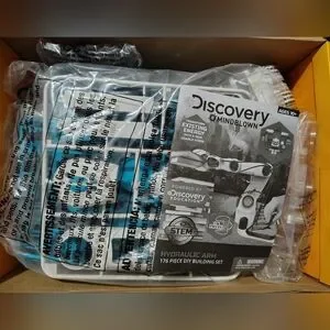 Discovery Mindblown Hydraulic Arm STEM Kit - White And Blue