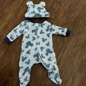 Disney baby fleece onesie & matching hat - size 3-6 month