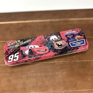 Disney Pixar Cars Tow Mater Versus Lightning McQueen Tin Pencil Case NEW