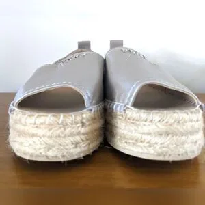 DKNY Leather Coastal Minimalist Preppy Neutral Chic Capsule Espadrille 6 ½