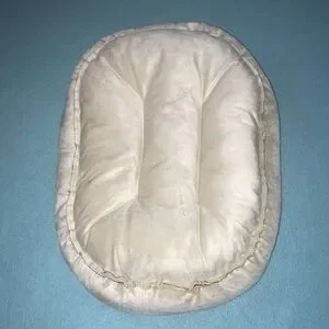 DOSKOCIL Pet Products Oval Bed Dark Brown Cream Faux Micro Suede Host Pick
