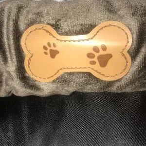 DOSKOCIL Pet Products Oval Bed Dark Brown Cream Faux Micro Suede Host Pick