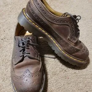 Dr. Marten's Brown Yellow Stitch Smooth Leather Brogue Shoes size 3