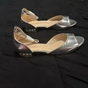 Dunion Silver Open Toe Flats Ankle Strap Dress Shoes W/ Pearl Heel Detail NIB