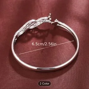 Elegant 18K Golden Plated Copper Bracelet For Women Luxury Style