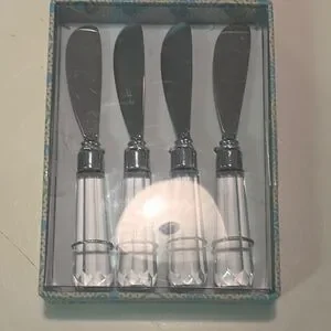 Elegant Silver and Clear Cheese Spreaders Set