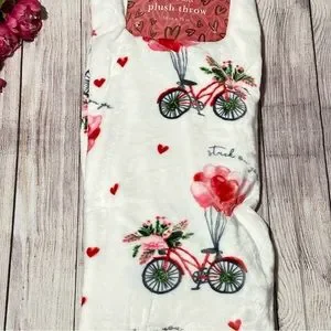 ENVOGUE Stuck On You Throw Blanket NEW