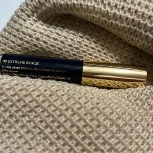 Estée Lauder Sumptuous Extreme