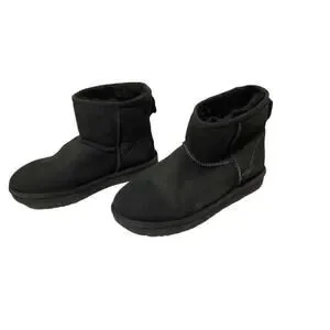 EUC Black Short UGG Shoes Size 8 Classic Booties Comfy