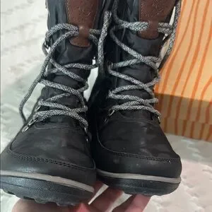 EUC Women’s Global Win Black And Gray Snow Hiking Boots 6.5 Waterproof Insulated
