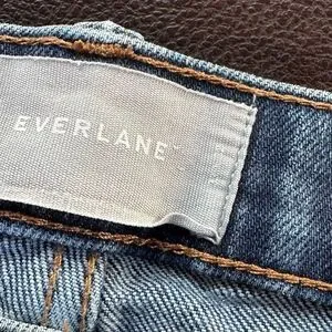 EVERLANE Men's Slim Blue wash Denim. 139393 - The Slim Fit Stretch Denim 33x32