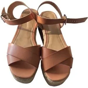 Express women’s Platform Strap Sandals size 8