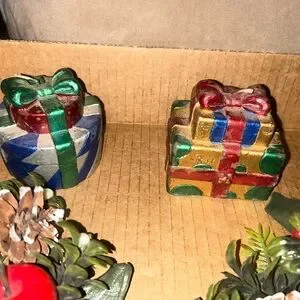 Festive Red And Green Holiday Wreath Candle Holder Set Plus 2- Present Candles