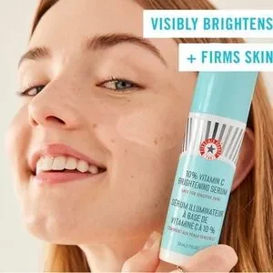First Aid Beauty 10% Vitamin C Brightening Serum Brightens & Firms Skin 1.7 Oz