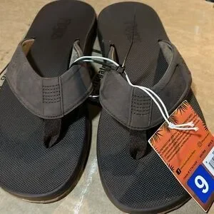 FLOJOS RYAN BROWN FLIP FLOPS Sz 9