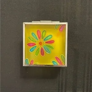 Flomo Nygala Corp. vintage stained glass crazy daisy footed hinged trinket box