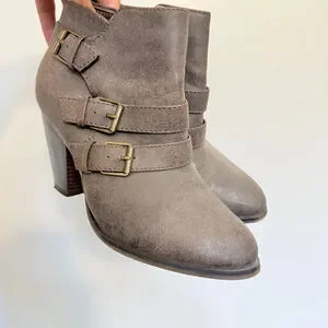 Forever Women's Taupe Ankle Boots Booties Gold Buckles US 7