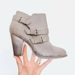 Forever Women's Taupe Ankle Boots Booties Gold Buckles US 7 Forever Women's Taupe Ankle Boots Booties Gold Buckles US 7
