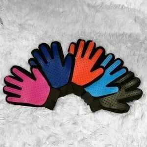 FurLuv Pet Groom & Massage Righthand Glove In Magenta