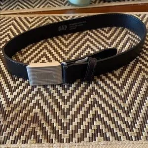 Gap belt bonded leather size 0-2 years used a few