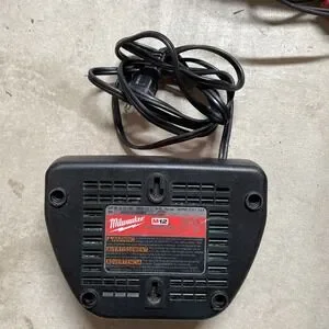 Genuine OEM Milwaukee 48-59-2401 M12 12V Lith Ion Battery Charger 12 Volt