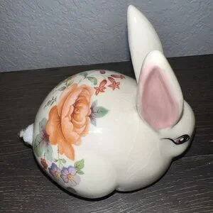 Georgewood Creation CA Ceramic Bunny Rabbit Floral Cotton Ball Dispenser Cottage