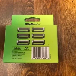 GilletteLabs Razor Cartridges - Black And Green
