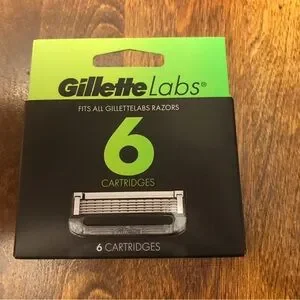 GilletteLabs Razor Cartridges - Black and Green