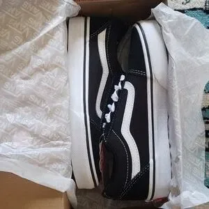 Girl Vans " off the wall "