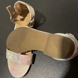 Girls Wonder Nation gradient sandals