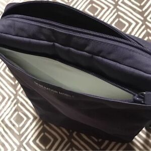 Golla CG1060 14" Vertical Notebook 13" Macbook Sling Sleeve In Sharon Purple