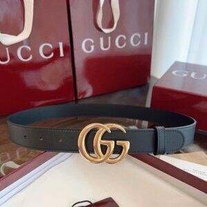 Gucci Emblem Gold Buckle Belt Gucci Emblem Gold Buckle Belt
