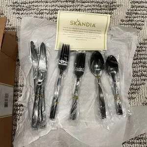 Hampton Forge Skandia 20 Piece Set Place Setting
