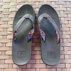 High Tide Men’s “Brandon Elite” Flip Flops Size 12