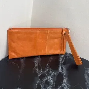 HOBO Vida Leather Wristlet / Clutch / Wallet Top Zip AUTHENTIC Fits Cell Phone