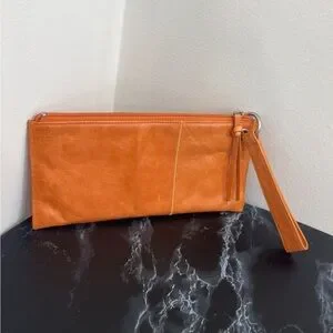 HOBO Vida Leather Wristlet / Clutch / Wallet Top Zip AUTHENTIC Fits Cell Phone