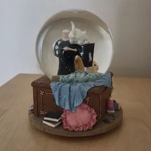 ⭐️ HOST PICK ⭐️ Cats Sew Purrfect Buttons & Bows Musical Snow Globe