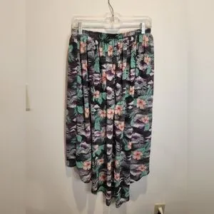 Hot Topic Size M Tropical Print Skirt/shorts