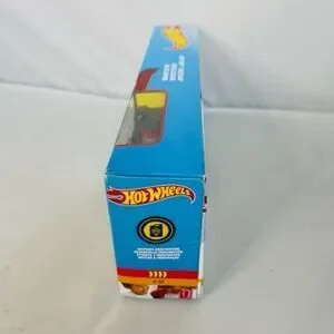 Hot Wheels Action Loop Star Vuelta 360 With Red Diecast Car New in Box