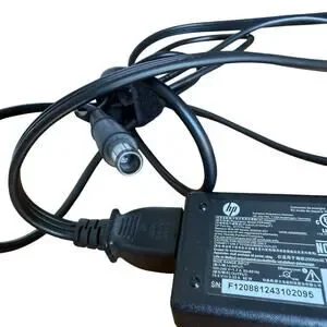 HP Laptop Computer 65W AC Power Adapter For Compaq And HP S/N: F120881243102095
