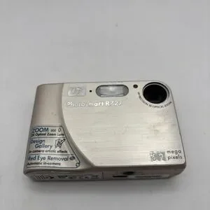Hp PhotoSmart R727 3X Zoom 6.2MP Silver Digital Camera - Tested and Works