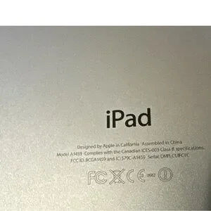 IPad Generation 4 Model A 1459 WiFi And Cellular 64GB 2 Small Cracks